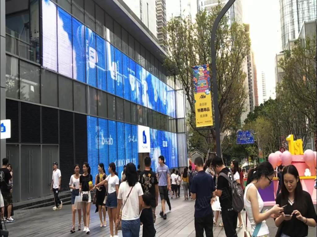 深圳南山萬象城P50玻璃LED幕墻屏項目